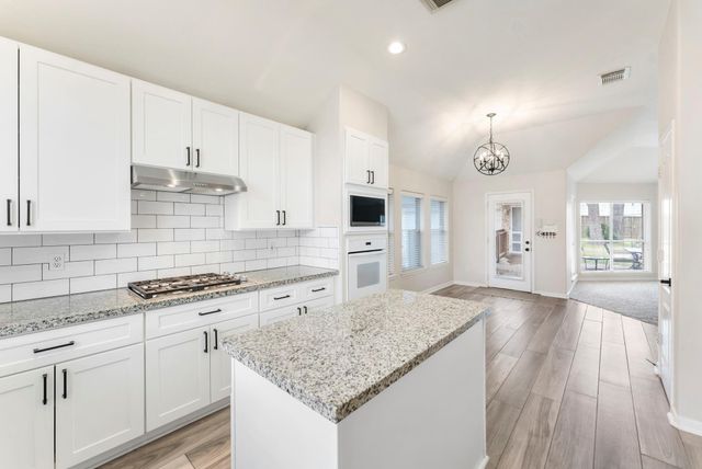 1302 Pine Trail, Tomball, TX 77375