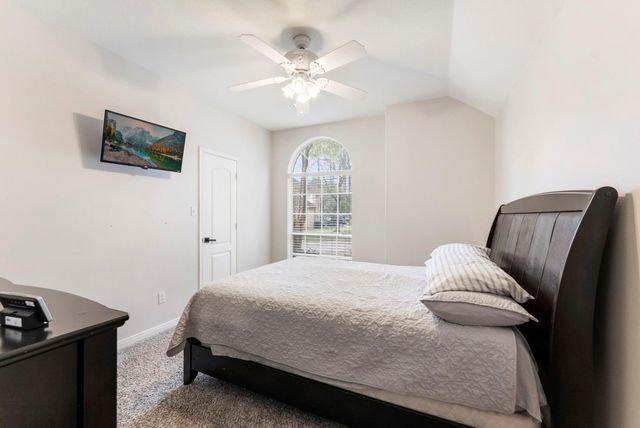 1302 Pine Trail, Tomball, TX 77375