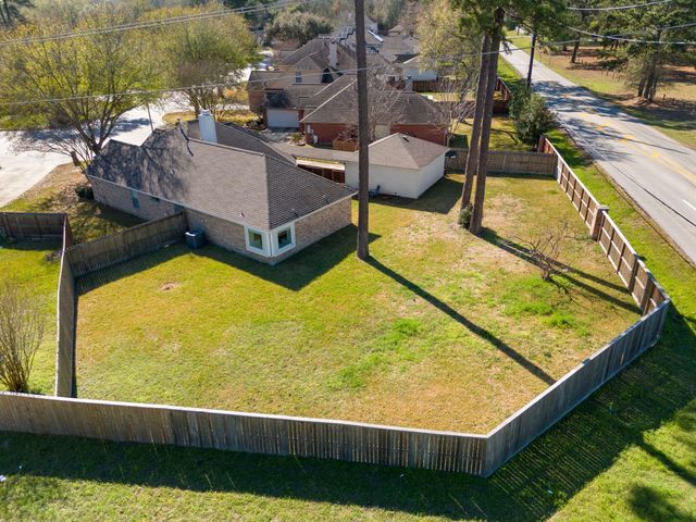 1302 Pine Trail, Tomball, TX 77375