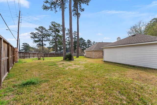 1302 Pine Trail, Tomball, TX 77375