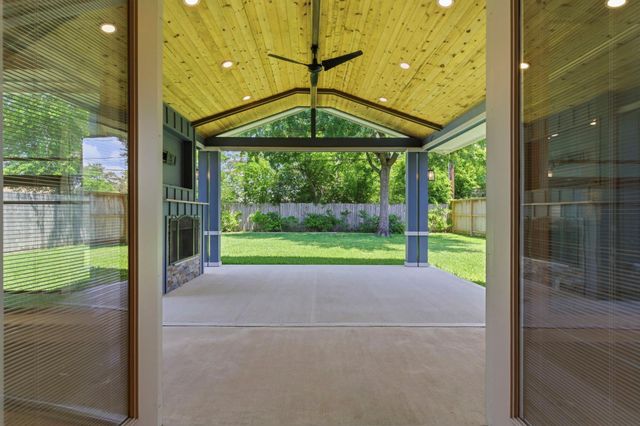 1740 Nina Lee Lane, Houston, TX 77018