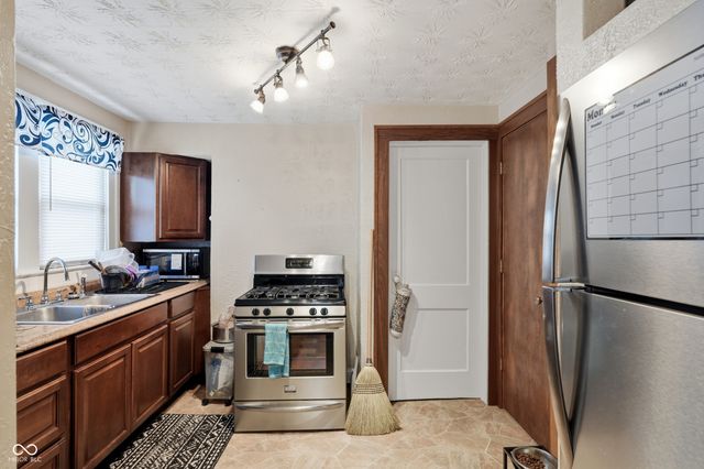 3915 E 12th Street, Indianapolis, IN 46201