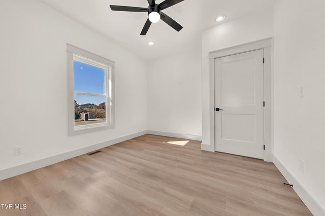 296 Belle Arden Drive, Greeneville, TN 37745