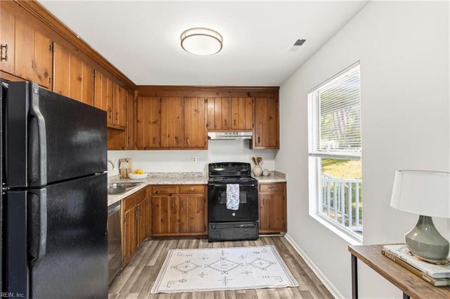 7437 Camp Okee DR, Gloucester, VA 23061