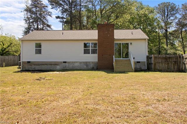 7437 Camp Okee DR, Gloucester, VA 23061