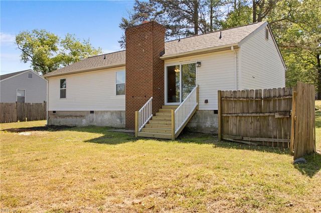 7437 Camp Okee DR, Gloucester, VA 23061