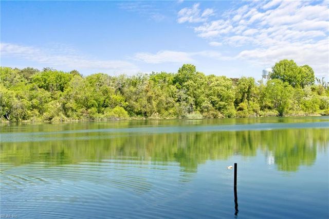 7437 Camp Okee DR, Gloucester, VA 23061