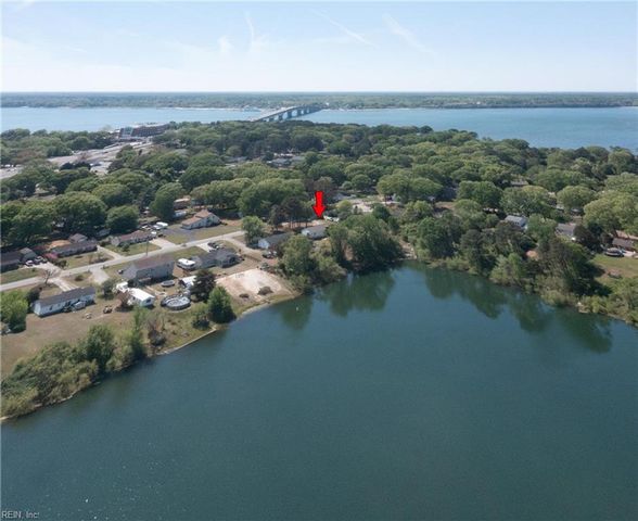 7437 Camp Okee DR, Gloucester, VA 23061