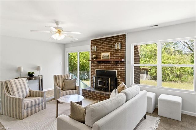 7437 Camp Okee DR, Gloucester, VA 23061