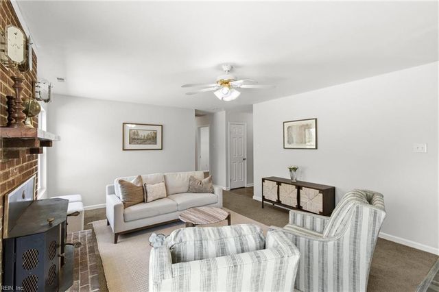 7437 Camp Okee DR, Gloucester, VA 23061