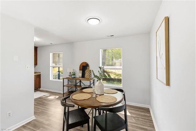 7437 Camp Okee DR, Gloucester, VA 23061