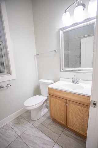 6434 S Eberhart Avenue 2, Chicago, IL 60637