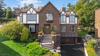44 Jani Ct, Clifton City, NJ 07013