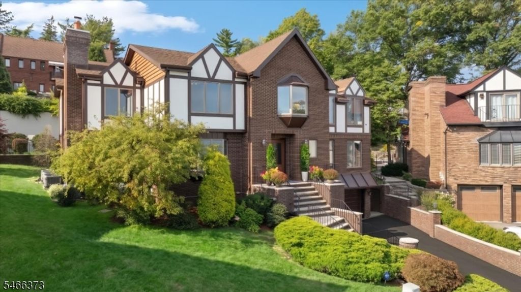 44 Jani Ct, Clifton City, NJ 07013 — photo 2