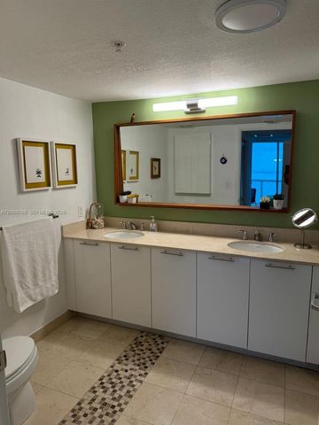 1800 N Bayshore Drive 1609, Miami, FL 33132