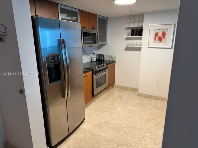 1800 N Bayshore Drive 1609, Miami, FL 33132