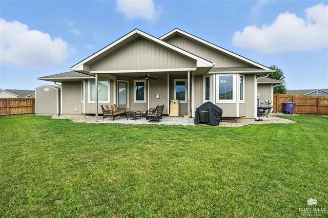 8781 S Kelliann Way, Manhattan, KS 66502