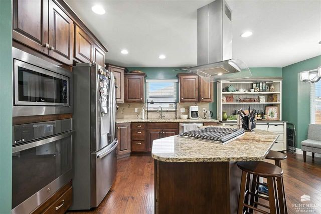 8781 S Kelliann Way, Manhattan, KS 66502