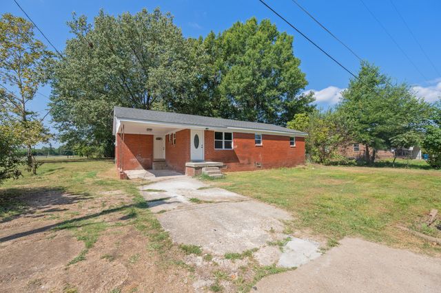 120 Glover St, Atwood, TN 38220