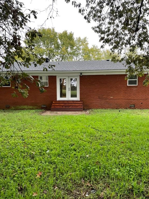 120 Glover St, Atwood, TN 38220