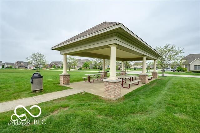 5685 Sunnyvalle Drive, Bargersville, IN 46106