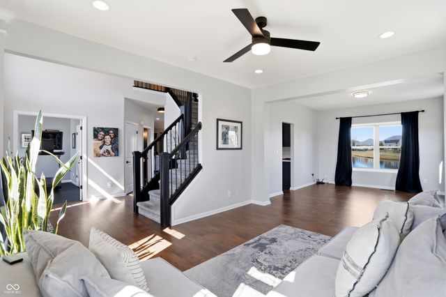 5685 Sunnyvalle Drive, Bargersville, IN 46106