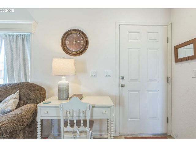 1999 JANSEN Way 29, Woodburn, OR 97071