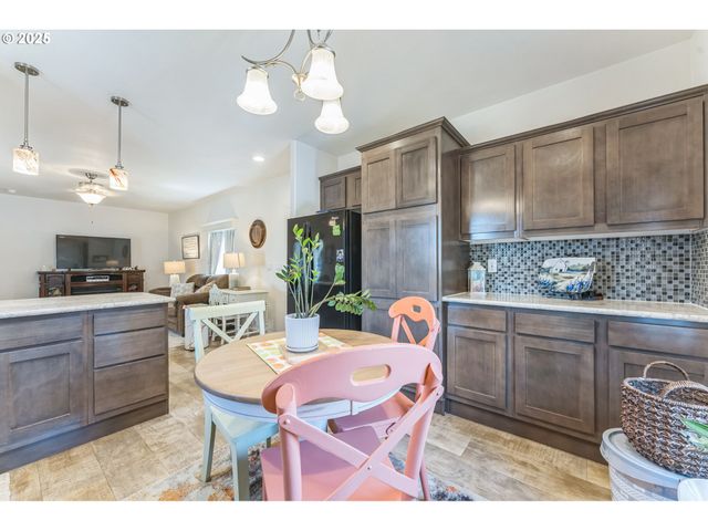 1999 JANSEN Way 29, Woodburn, OR 97071