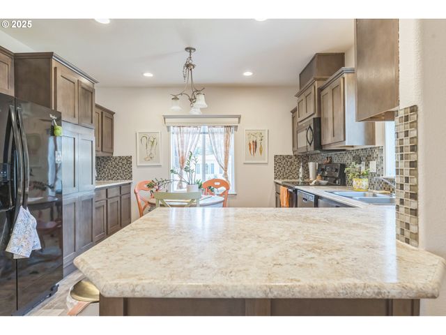 1999 JANSEN Way 29, Woodburn, OR 97071