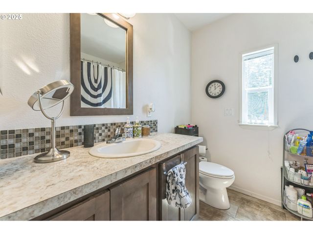 1999 JANSEN Way 29, Woodburn, OR 97071