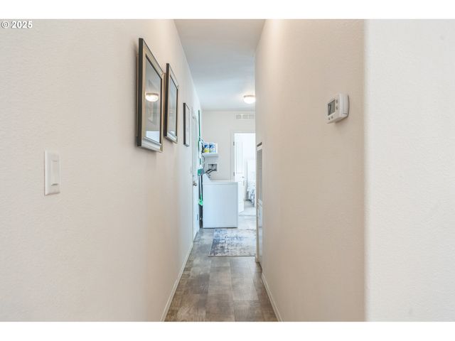 1999 JANSEN Way 29, Woodburn, OR 97071