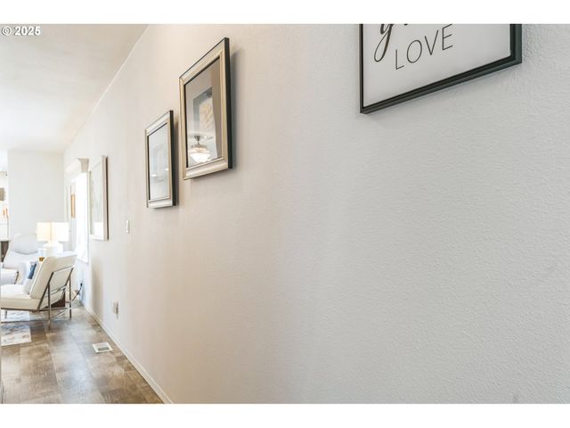 1999 JANSEN Way 29, Woodburn, OR 97071