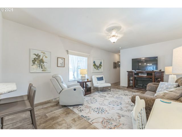 1999 JANSEN Way 29, Woodburn, OR 97071