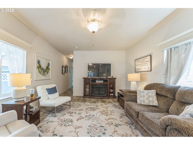 1999 JANSEN Way 29, Woodburn, OR 97071