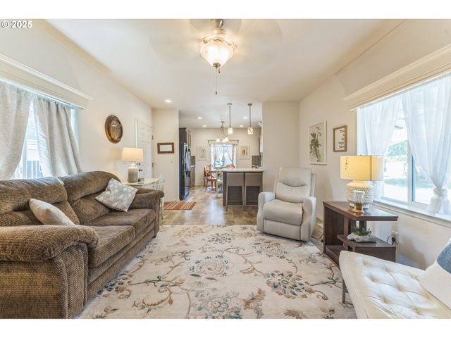 1999 JANSEN Way 29, Woodburn, OR 97071