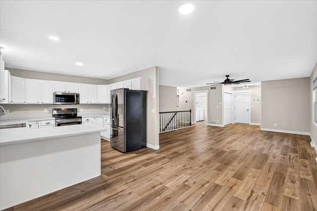 342 Blackberry Lane, Deforest, WI 53532