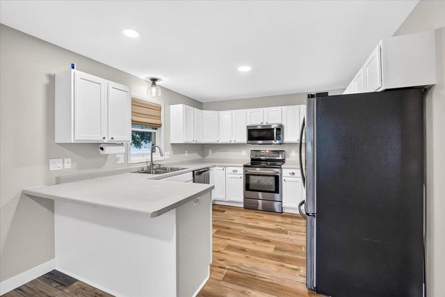 342 Blackberry Lane, Deforest, WI 53532