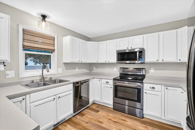 342 Blackberry Lane, Deforest, WI 53532