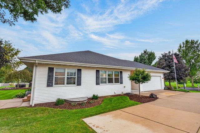 342 Blackberry Lane, Deforest, WI 53532