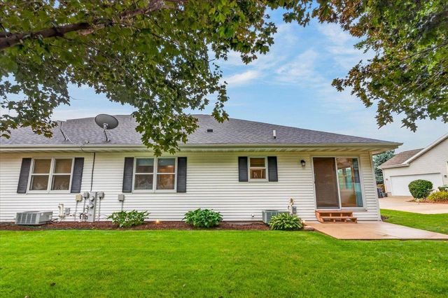 342 Blackberry Lane, Deforest, WI 53532