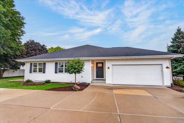 342 Blackberry Lane, Deforest, WI 53532