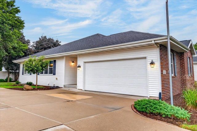 342 Blackberry Lane, Deforest, WI 53532