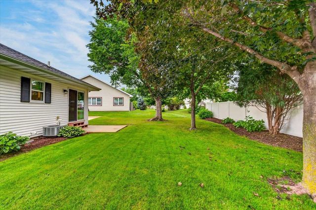 342 Blackberry Lane, Deforest, WI 53532