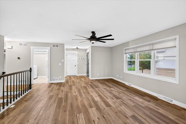 342 Blackberry Lane, Deforest, WI 53532