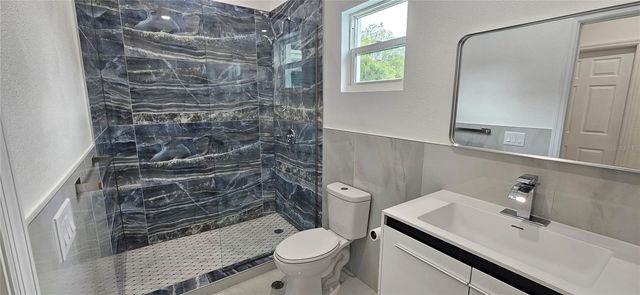 528 WIDEVIEW AVENUE, Tarpon Springs, FL 34689