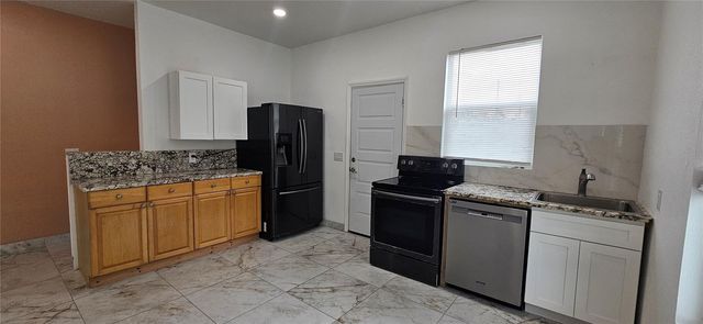 528 WIDEVIEW AVENUE, Tarpon Springs, FL 34689