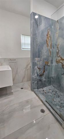 528 WIDEVIEW AVENUE, Tarpon Springs, FL 34689