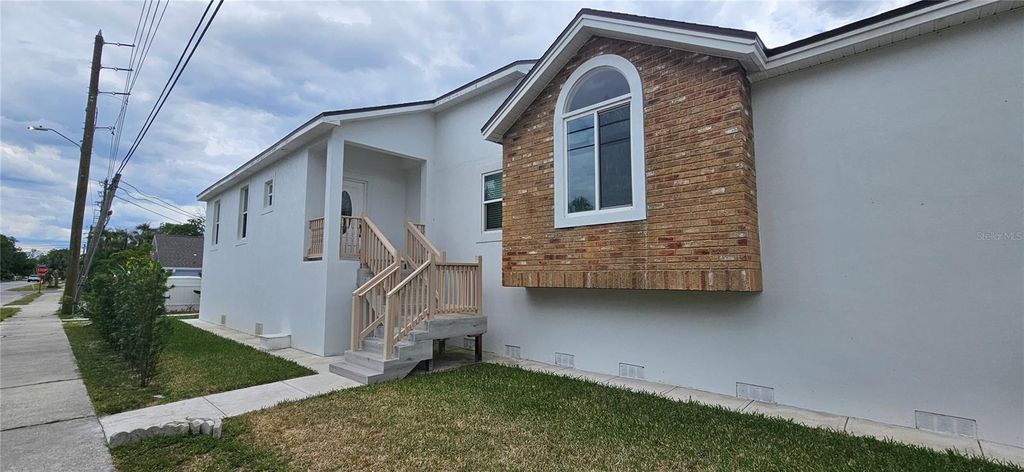 528 WIDEVIEW AVENUE, Tarpon Springs, FL 34689