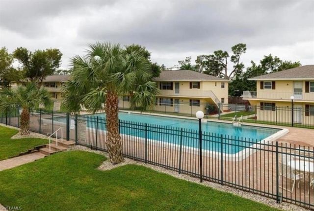 3325 Airport RD N J3, Naples, FL 34105
