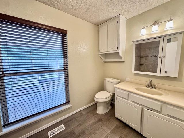 1037 NW 166th Street, Edmond, OK 73012